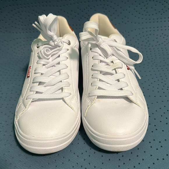 Levis man sneakers very good condition size 9 - Picture 2 of 6